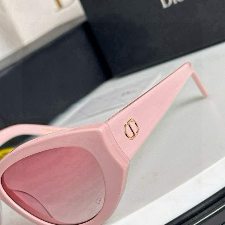 Picture of Dior Sunglasses _SKUfw77619912fw